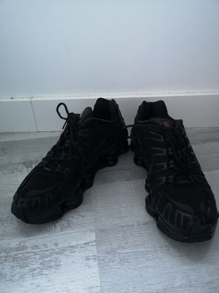 Zapatillas Nike SHOX negras, nuevas de segunda mano por 55 EUR en Lugo en  WALLAPOP