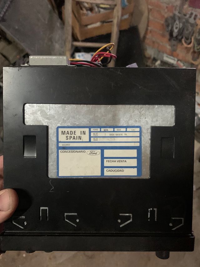 Radio casette antiguo de vehículos Ford de segunda mano por 65 EUR en