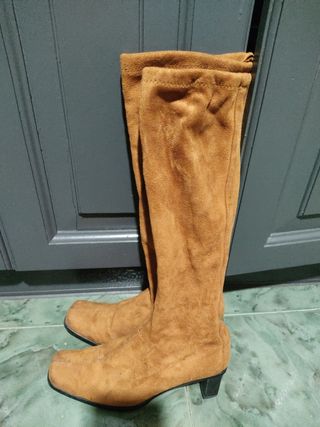 Botas altas calcetin de segunda mano por 8 EUR en Bilbao en WALLAPOP