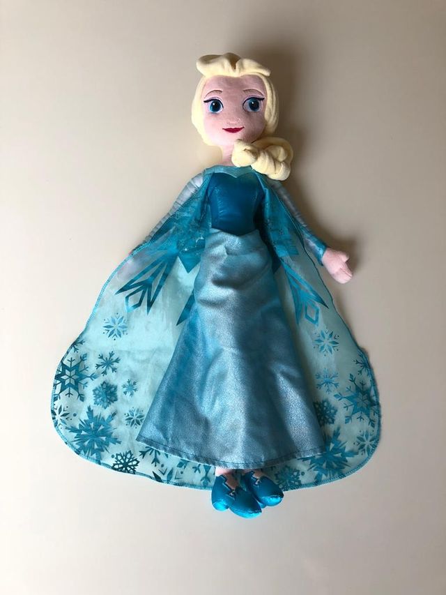 Pack muñeca Elsa Frozen y princesa Disney