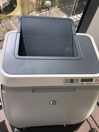Impresora HP Color LaserJet 2600N de segunda mano por 80 EUR en Madrid en  WALLAPOP