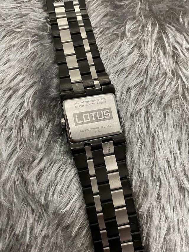 Reloj lotus nuevo