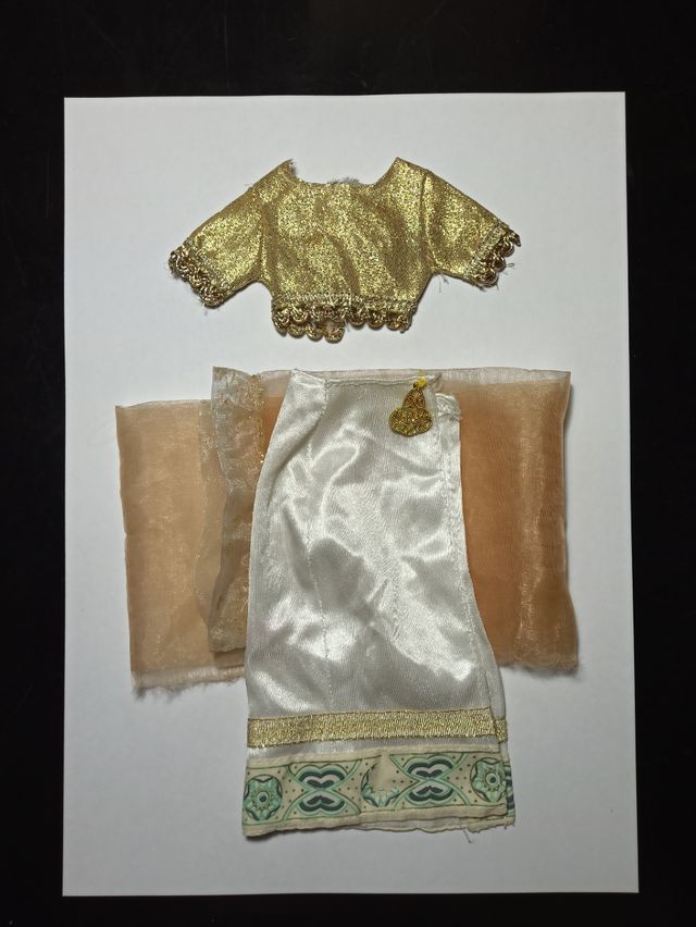 Barbie Discover the world India 2001