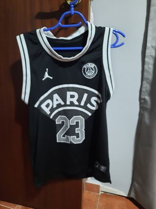 Camiseta PSG de tirante con número y nombre de segunda mano por 20 EUR en  Puebla de la Calzada en WALLAPOP