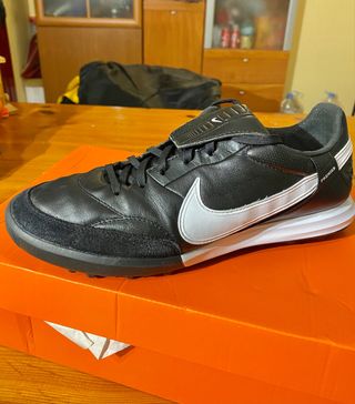 Botas fútbol multitacos nike premier 3 turf de segunda mano por 60 EUR en  Torrelles de Llobregat en WALLAPOP