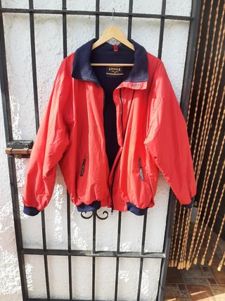 Cazadora náutica amura de segunda mano por 30 EUR en San Luis de Sabinillas  en WALLAPOP