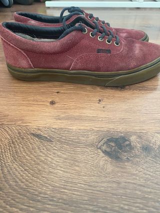 Vans terciopelo granate de segunda mano por 15 EUR en Barcelona en WALLAPOP