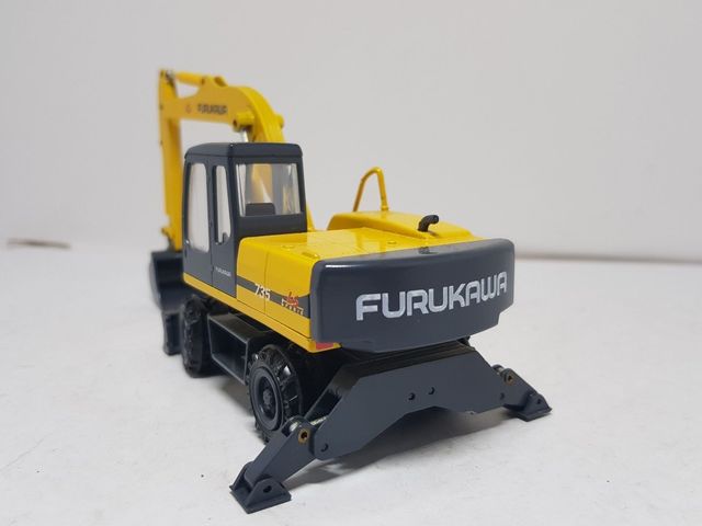 Excavadora Hidráulica Furukawa W735 Conrad 1:50