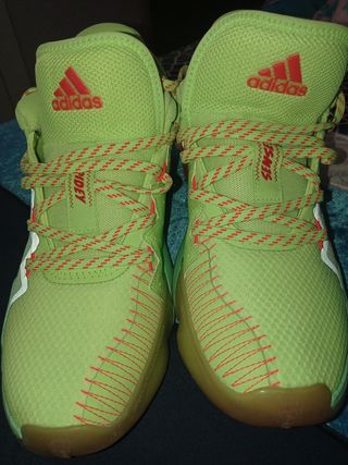 Adidas x MARVEL zapatillas de baloncesto de segunda mano por 65 EUR en  Negrilla de Palencia en WALLAPOP