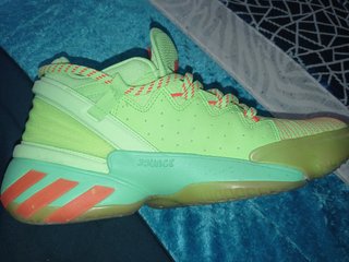 Adidas x MARVEL zapatillas de baloncesto de segunda mano por 65 EUR en  Negrilla de Palencia en WALLAPOP