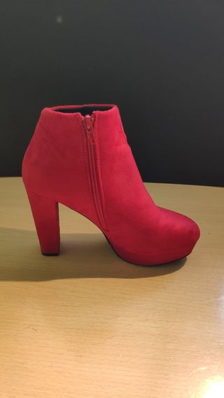 Botines rojos T-37 Marypaz de segunda mano por 40 EUR en L\\'Hospitalet de  Llobregat en WALLAPOP