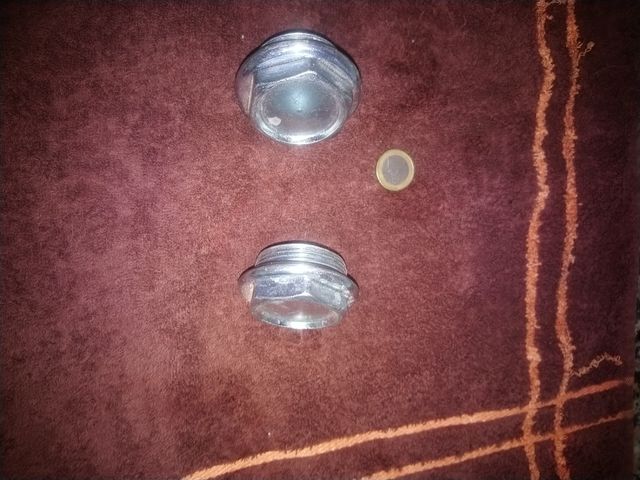 TAPONES METÁLICOS ROSCA