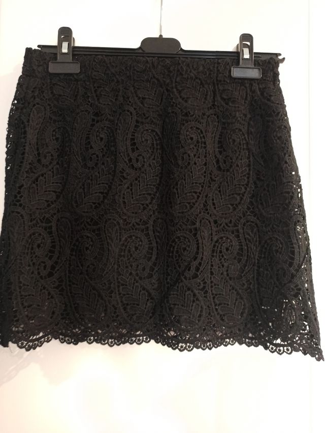 Falda negra de encaje fiesta y cremallera