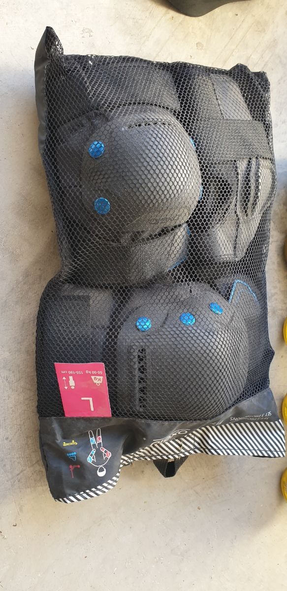 PATINES TALLA 45 AXT GUST + protección