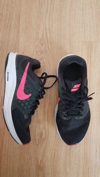 Tenis Nike Downshifter 7 talla 37,5 de segunda mano por 8 EUR en Las Palmas  de Gran Canaria en WALLAPOP