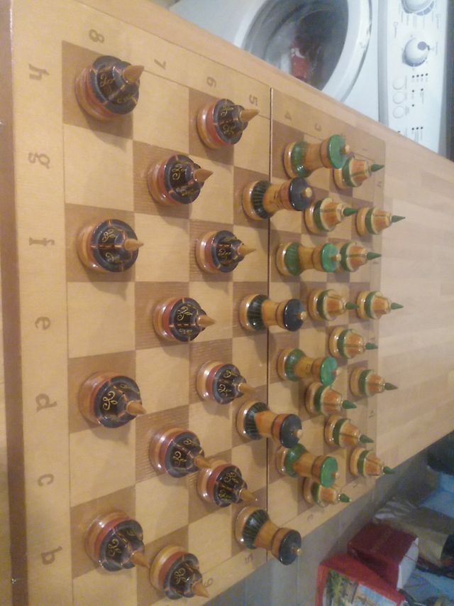 Juego damas madera tallada