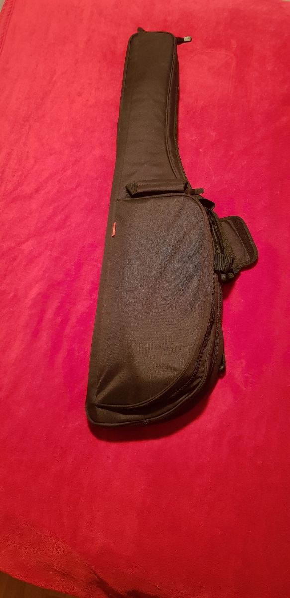 Guitarra Yamaha de viaje