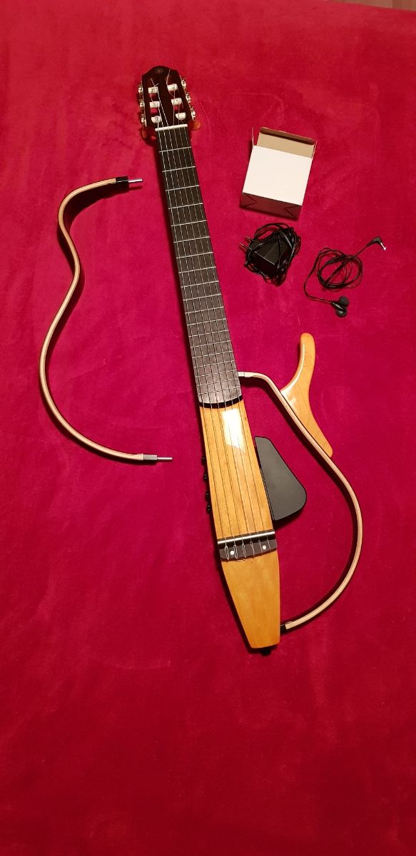 Guitarra Yamaha de viaje