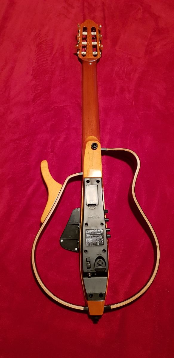 Guitarra Yamaha de viaje