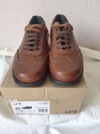 Zapatos caballero a estrena el corte inglés de segunda mano por 19 EUR en  Solete Alto en WALLAPOP