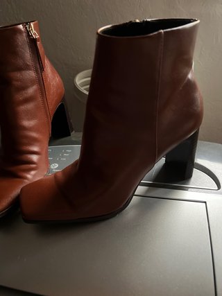 Botín piel marrón mango talla 38 de segunda mano por 15 EUR en Tosca de  Anamaria en WALLAPOP