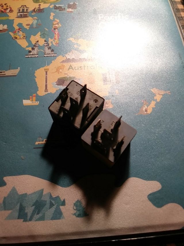 2 Relès Radiador Saxo