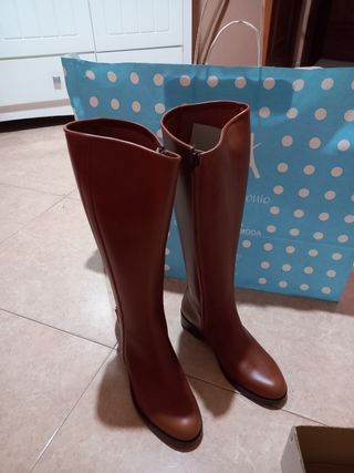 Botas camperas cremallera n° 35. de segunda mano por 65 EUR en Moguer en  WALLAPOP