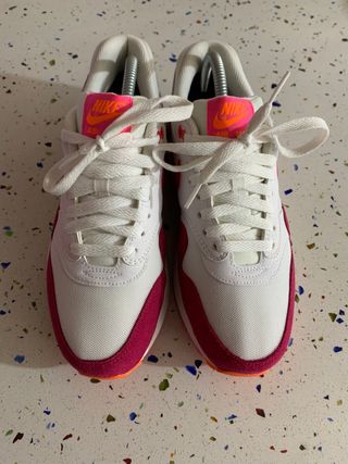 Nike Air max 1 fireberry women 40 Euro, 25,5cm de segunda mano por 115 EUR  en Oviedo en WALLAPOP