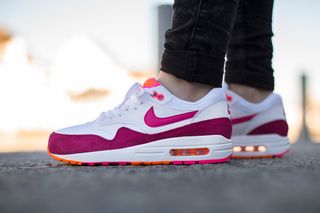 Nike Air max 1 fireberry women 40 Euro, 25,5cm de segunda mano por 115 EUR  en Oviedo en WALLAPOP