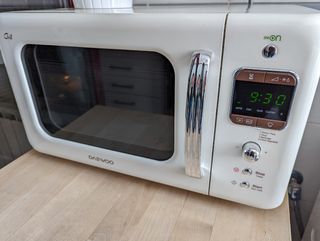 Microondas DAEWOO Retro Vintage de segunda mano por 59 EUR en Madrid en  WALLAPOP
