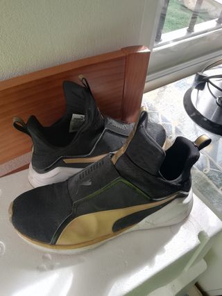 ZAPATILLAS RIHANNA de segunda mano por 10 EUR en Molina de Segura en  WALLAPOP