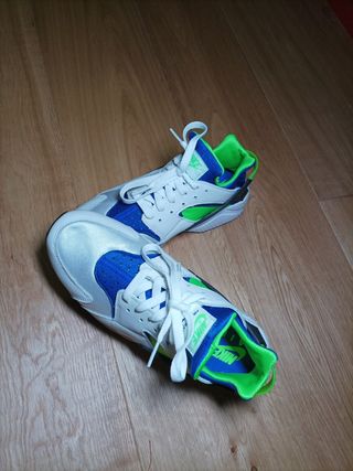 Nike huarache talla 42 de segunda mano por 65 EUR en Alicante en WALLAPOP