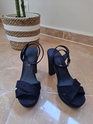 Sandalias de tacón negro Marypaz de segunda mano por 5 EUR en Mengíbar en  WALLAPOP