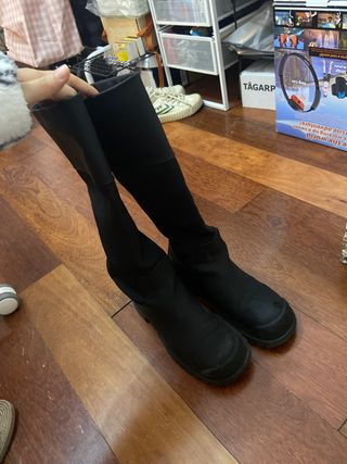 Bota plana Zara de segunda mano por 13 EUR en Barcelona en WALLAPOP