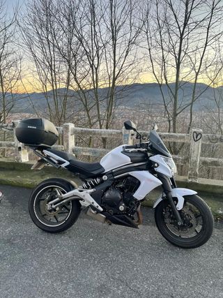 Kawasaki Er6n (2012) 45.000 km de segunda mano por 3.600 EUR en Sopelana en  WALLAPOP