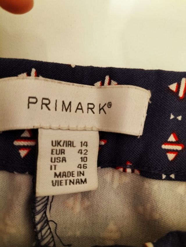 Pantalón elástico entallado