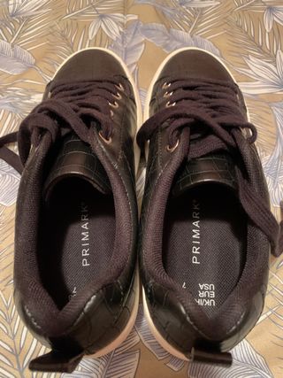 Zapatillas, deportivas, Primark, talla 38 de segunda mano por 20 EUR en  Madrid en WALLAPOP