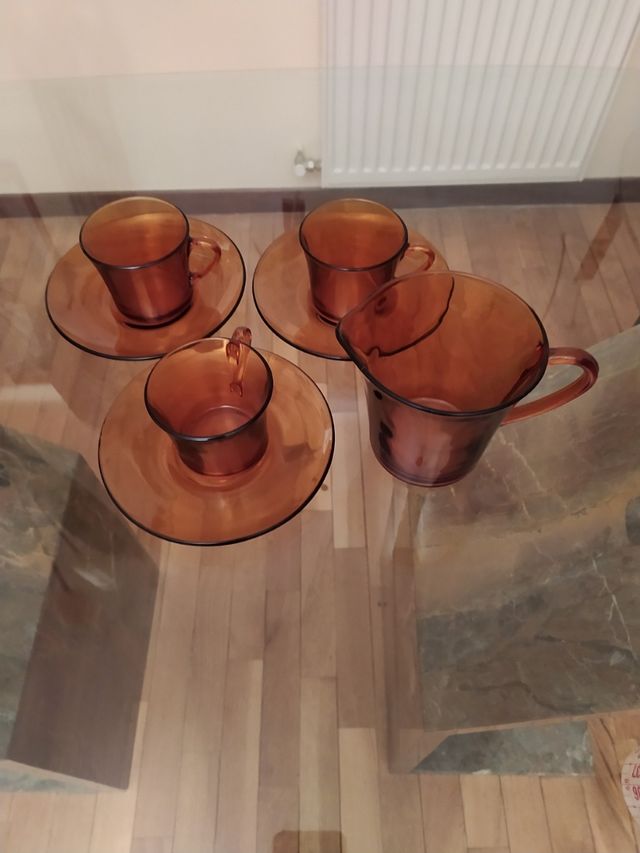 3 tazas medianas platos y jarrita Duralex