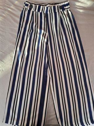 Pantalón de rayas azules y blancas Zara de segunda mano por 7 EUR en  Godella en WALLAPOP
