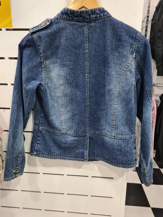 Chaqueta vaquera talla S, El Corte Inglés de segunda mano por 5 EUR en  Fuenlabrada en WALLAPOP