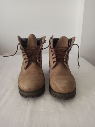 Botas Timberland color camel talla 42-43 de segunda mano por 35 EUR en  Mérida en WALLAPOP
