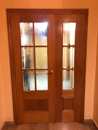 Puertas salón dobles de madera roble