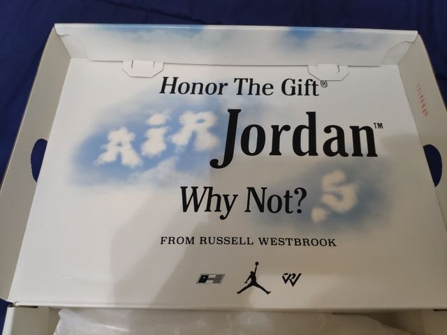 Air Jordan why not zer0.5 honor the gift