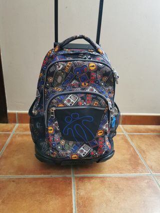 Mochila Totto ruedas de segunda mano por 30 EUR en Santa Comba en WALLAPOP