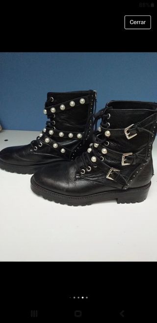 Botas militares negras en muy buen estado de Zara. de segunda mano por 16  EUR en Cartes en WALLAPOP