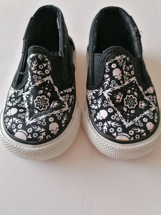 Mocasines Converse de segunda mano por 5 EUR en Martorell en WALLAPOP
