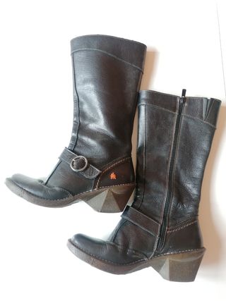 BOTAS ALTAS ART de segunda mano por 29 EUR en Ali en WALLAPOP