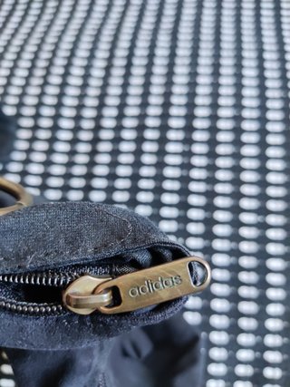 Bolso Tela Original Adidas Gazelle de segunda mano por 15 EUR en Barcelona  en WALLAPOP