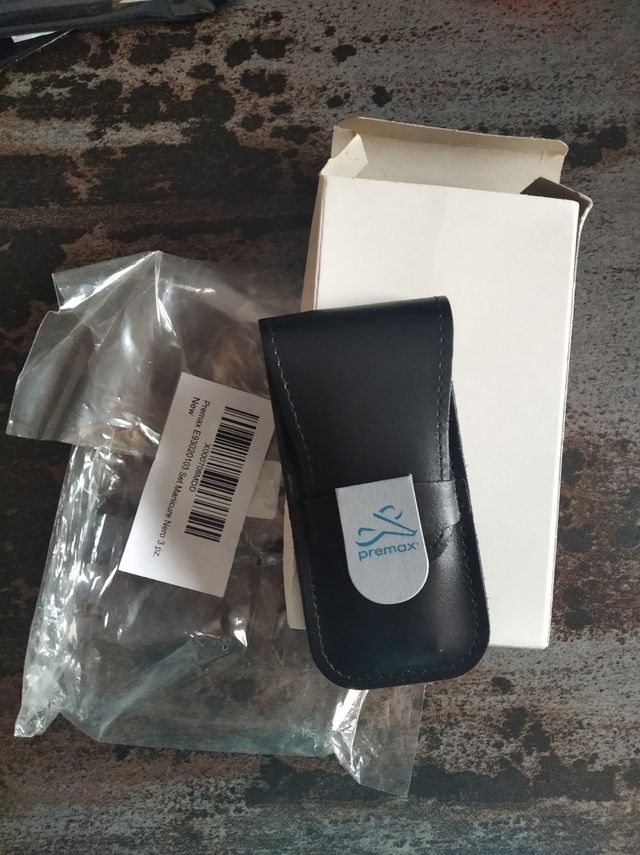 Estuche manicura a estrenar