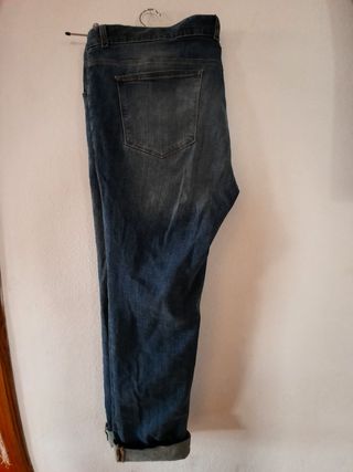 Jeans pantalones vaqueros hombre talla 54\\/32L de segunda mano por 7 EUR en  Sant Jordi en WALLAPOP